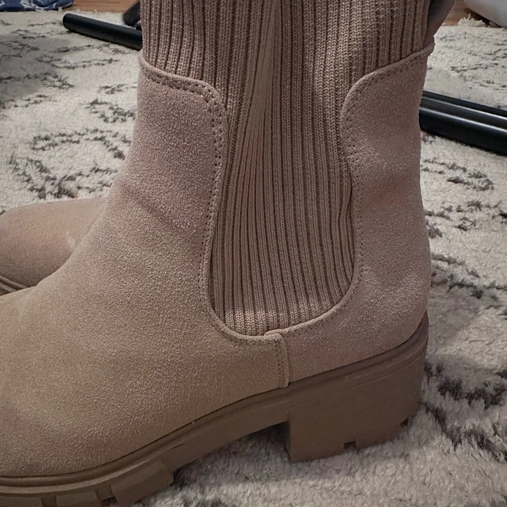 Women's Nude Chelsea Boots Size 9 - Picture 2 of 6